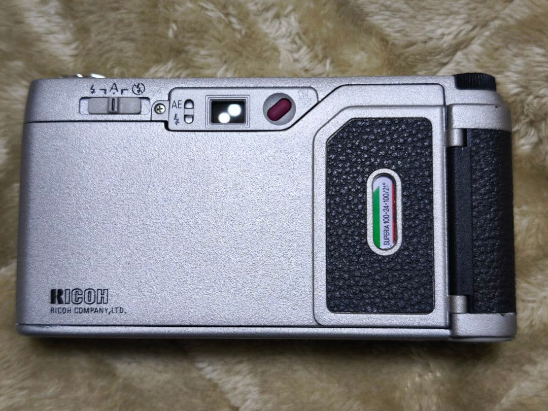 【超美品、箱付き】リコー　フィルムカメラ　GR1date　シルバー