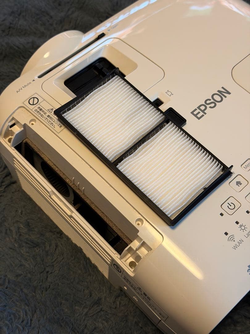 美品　Epson EH-TW5650 プロジェクター本体【ランプ点灯時間19H】