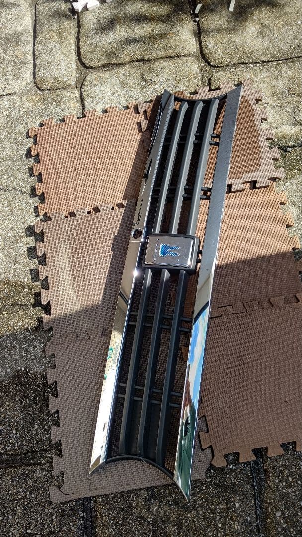 ３３ラパン　フロントグリル