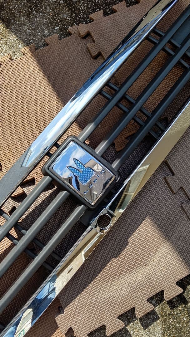 ３３ラパン　フロントグリル