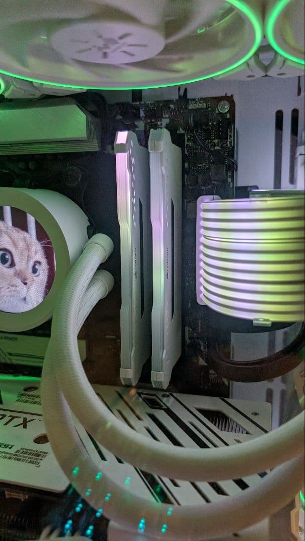 メモリー CORSAIRDDR4-3200MHz VENGEANC RGB PRO16GB