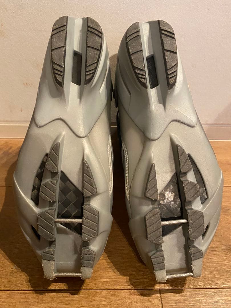 SALOMON クロスカントリースキー（スケーティング走法用）ブーツ シルバー