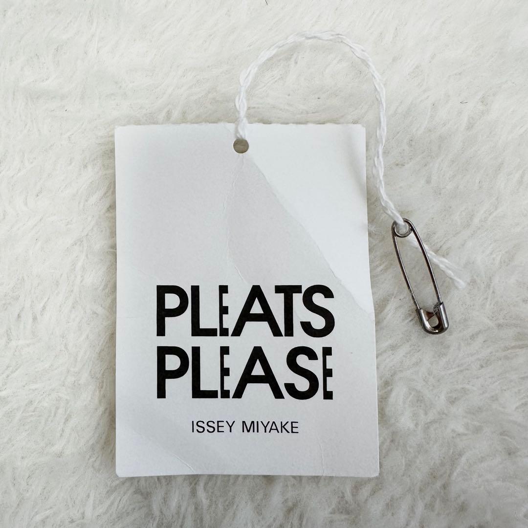 未使用に近い✨プリーツプリーズ タートルネック トップス 長袖 イッセイミヤケ