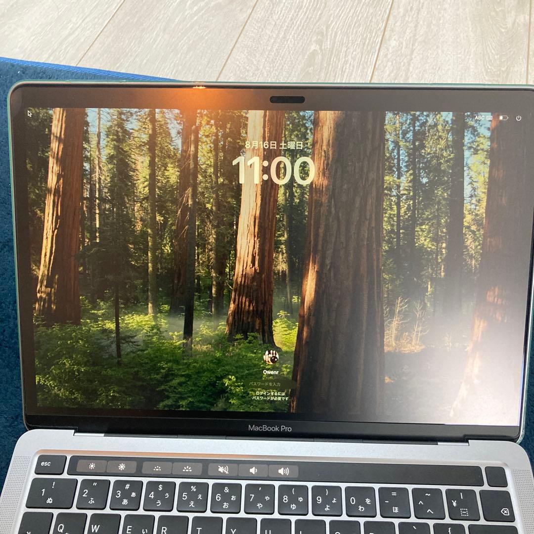 超美品　MacBook Pro 13インチM2 2022年モデル　8GB