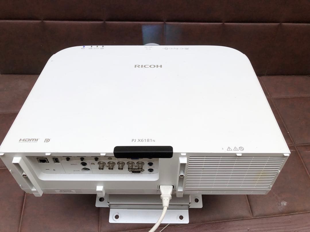 RICOH PJ WX6181N 大型プロジェクター通電のみ(J092)