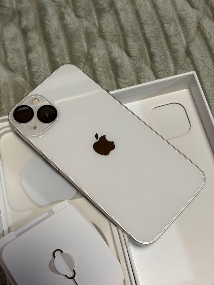 FAJR様　iPhone13 256GB スターライト