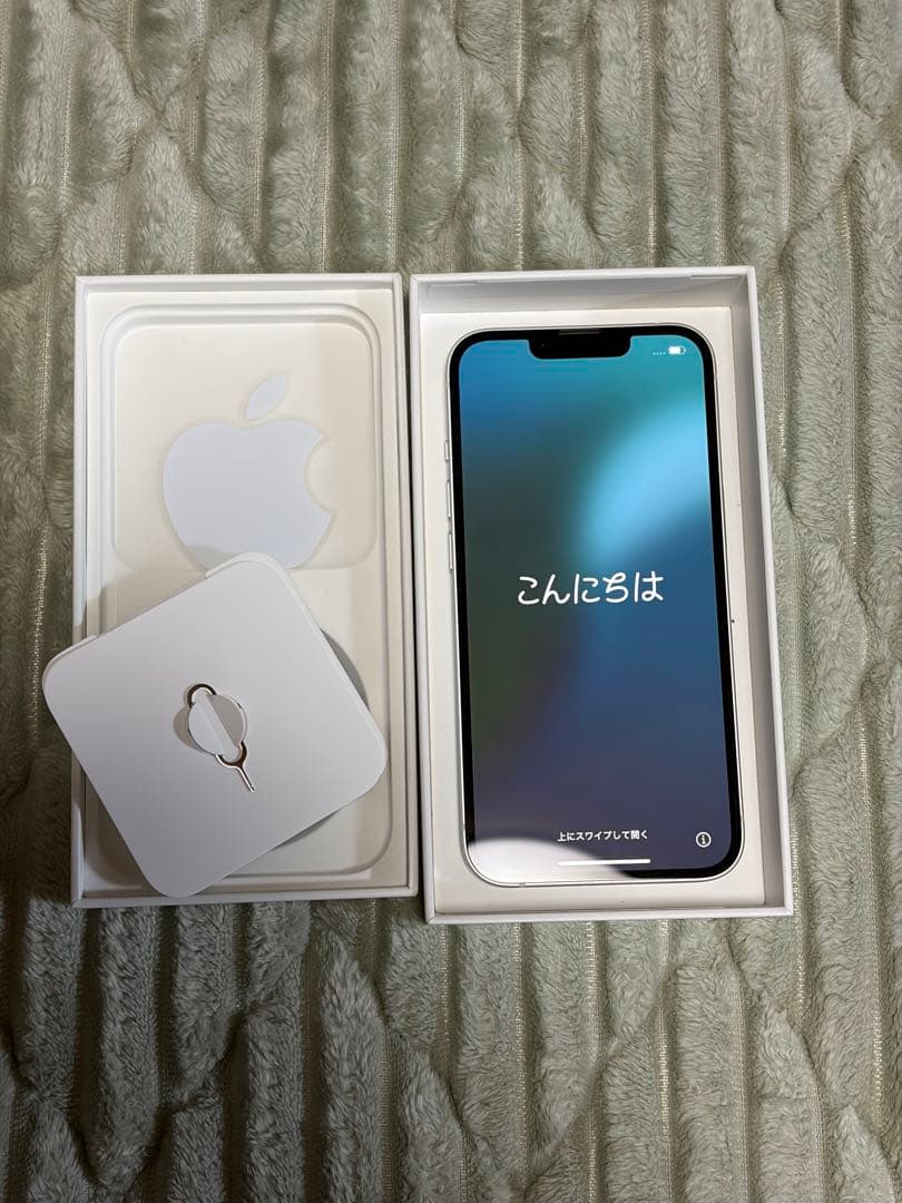 FAJR様　iPhone13 256GB スターライト