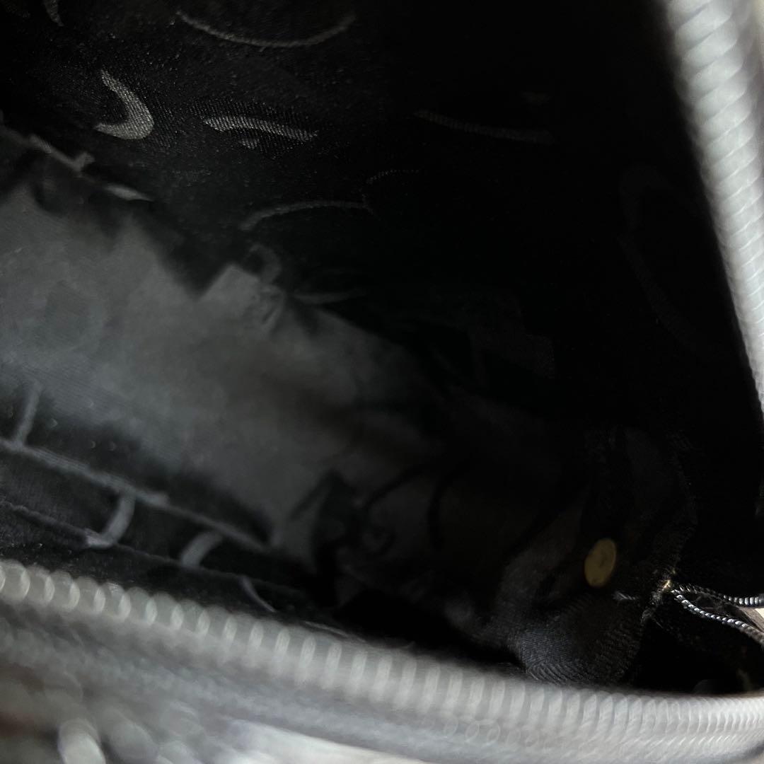 フェラガモ　ヴァラ　クロコ型押し ショルダーバッグ　ブラック