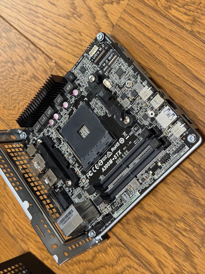 m*a様 asrock deskmini A300 ベアボーン