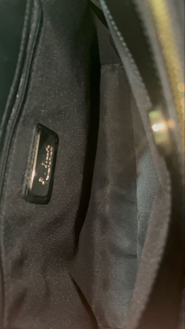 美品　FURLA ブラック ハンドバッグ ショルダーストラップ付き