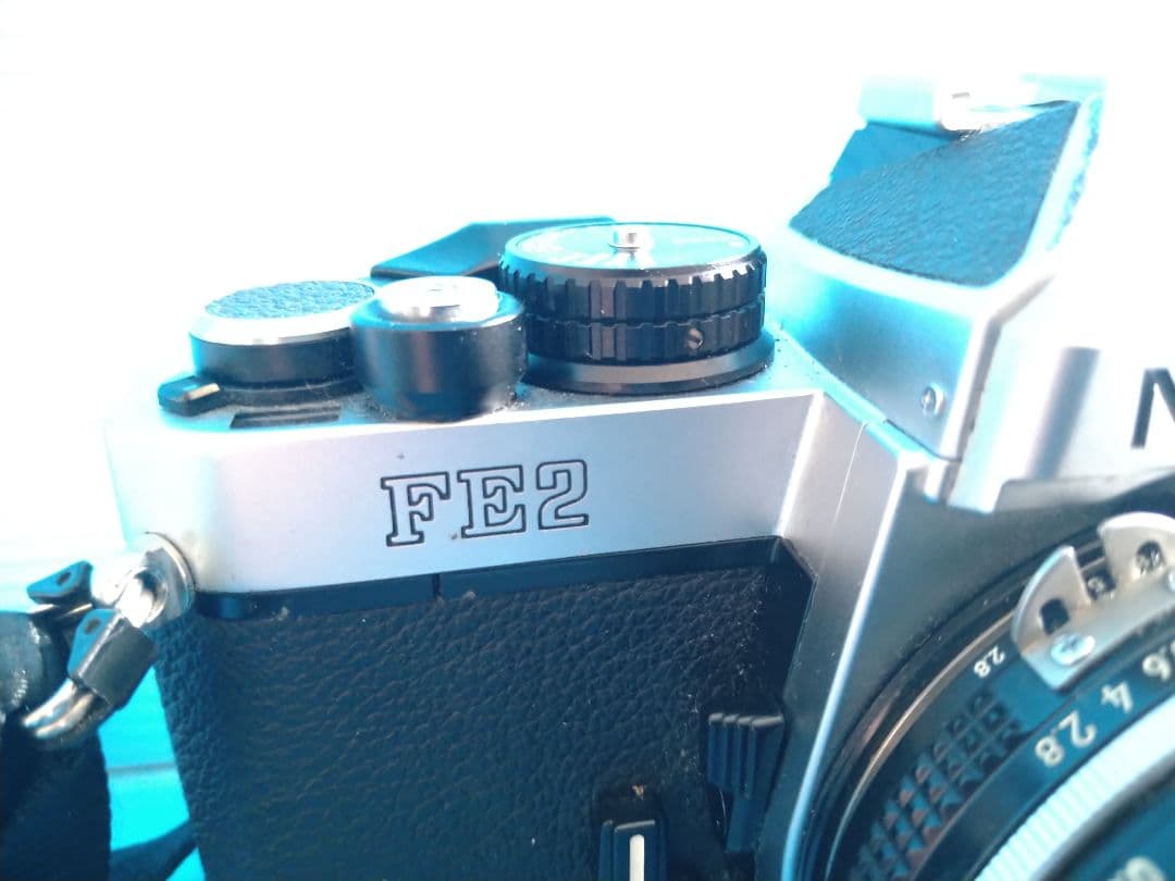 Nikon FE2 一眼レフカメラ 35mmフィルム 　55mmレンズ付き