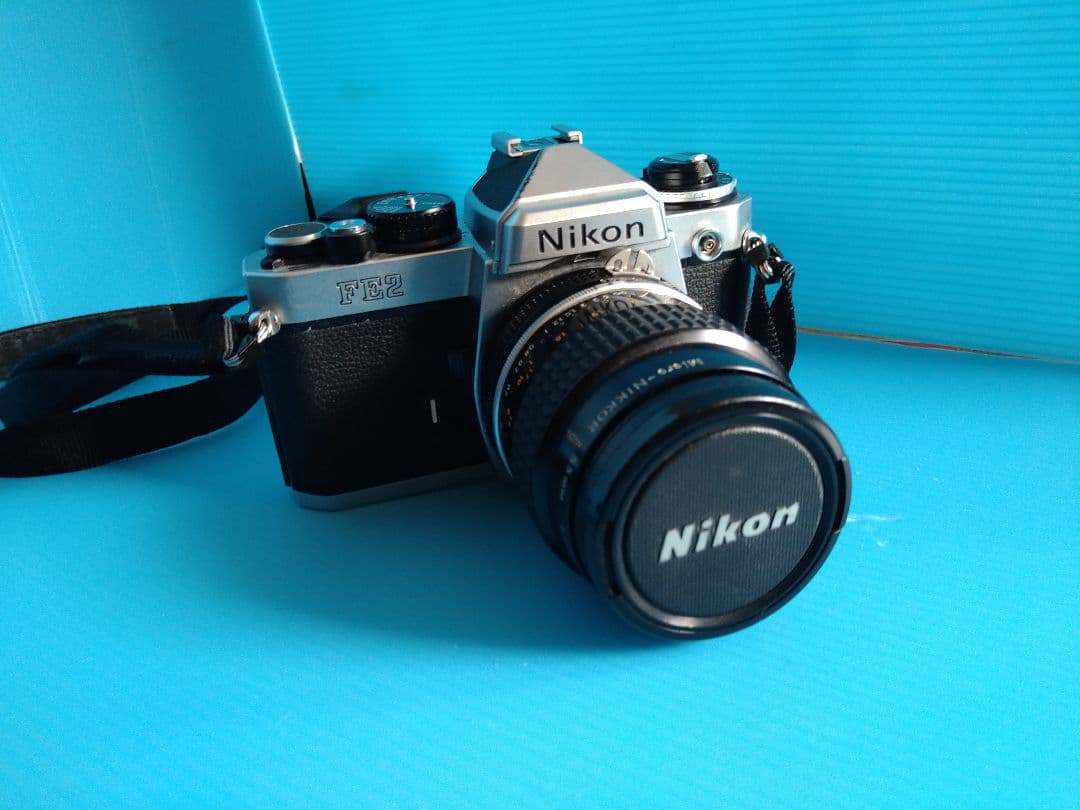Nikon FE2 一眼レフカメラ 35mmフィルム 　55mmレンズ付き