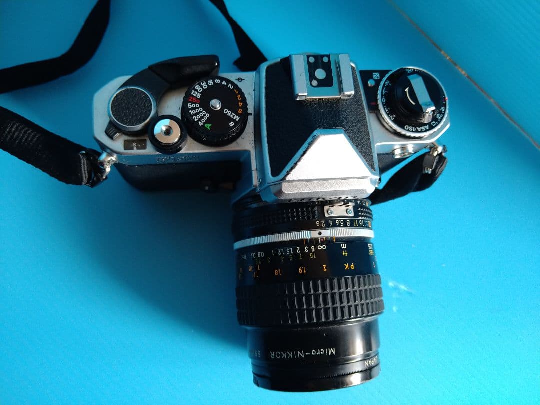 Nikon FE2 一眼レフカメラ 35mmフィルム 　55mmレンズ付き