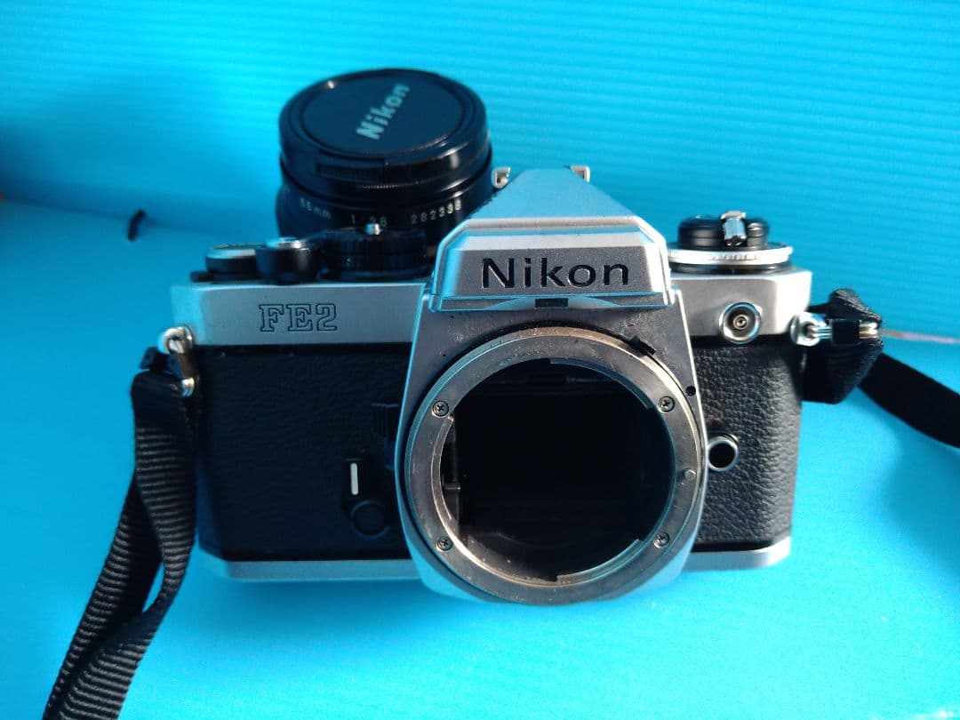 Nikon FE2 一眼レフカメラ 35mmフィルム 　55mmレンズ付き