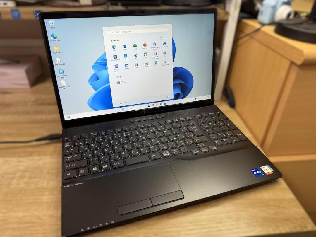 超美品 富士通 第11世代 32GB 新品SSD+HDD Office2021