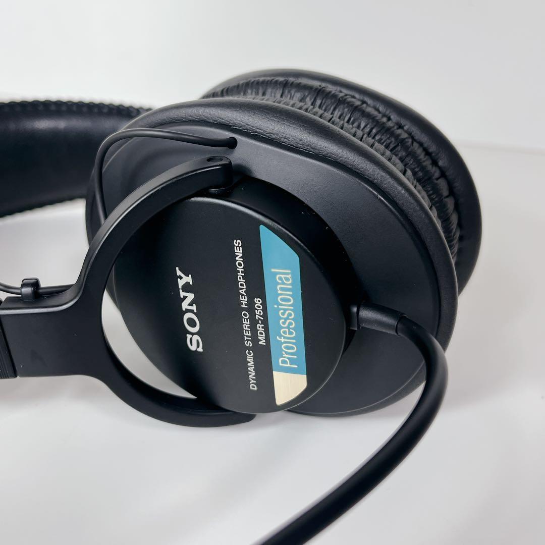 【美品】SONY ステレオヘッドホン 有線 MDR-7506