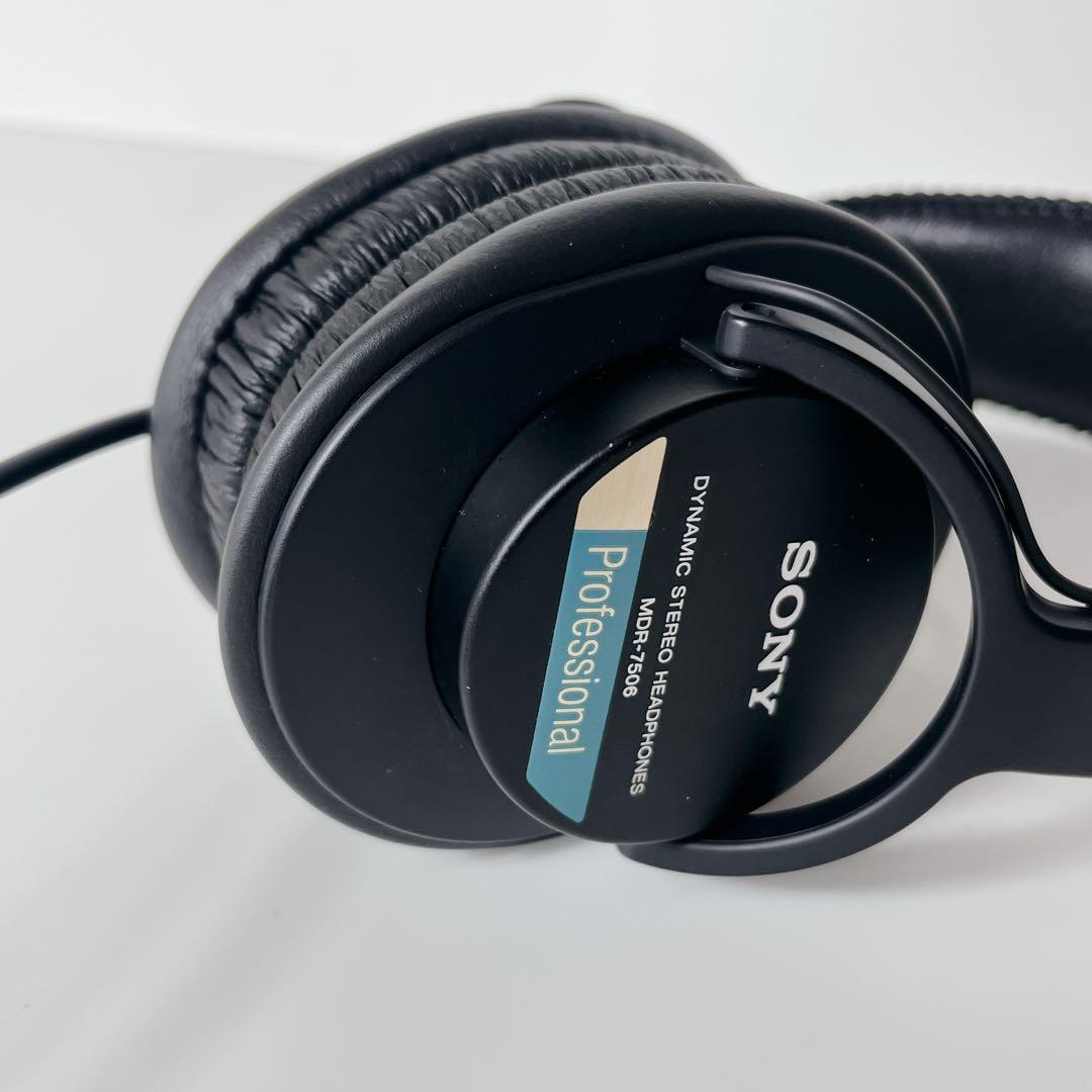 【美品】SONY ステレオヘッドホン 有線 MDR-7506