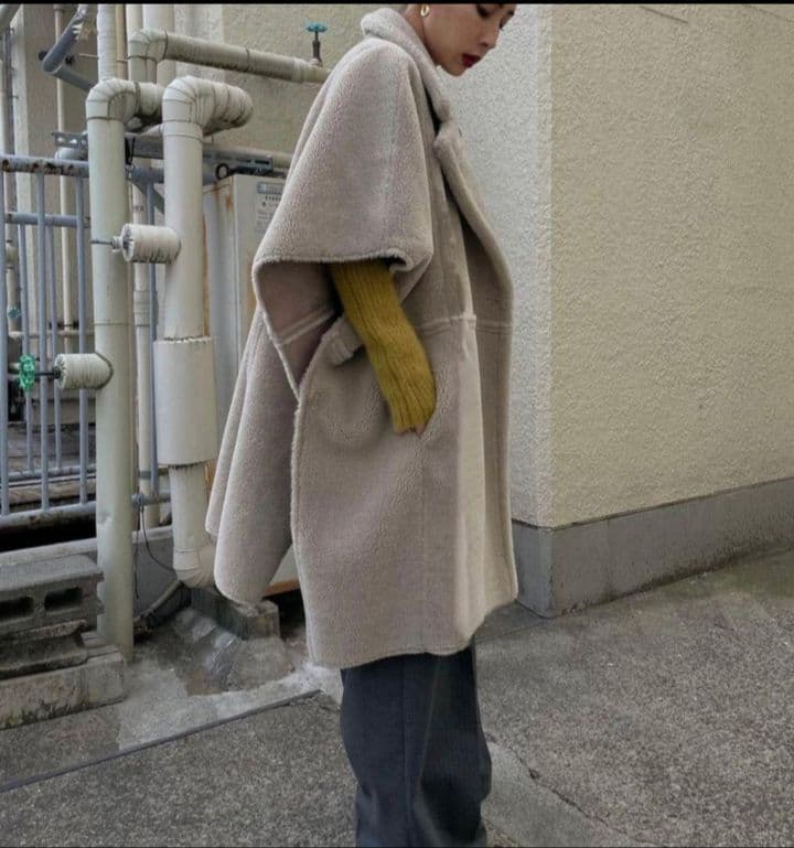 paripari様　AMERI　極美品　ベージュ　ポンチョコート　リバーシブル