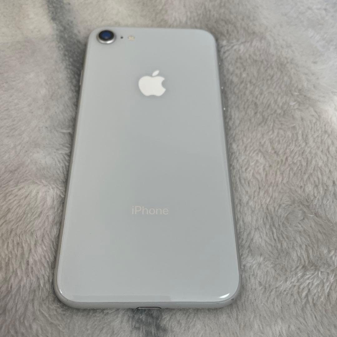 Apple iPhone 8 シルバー 68GB