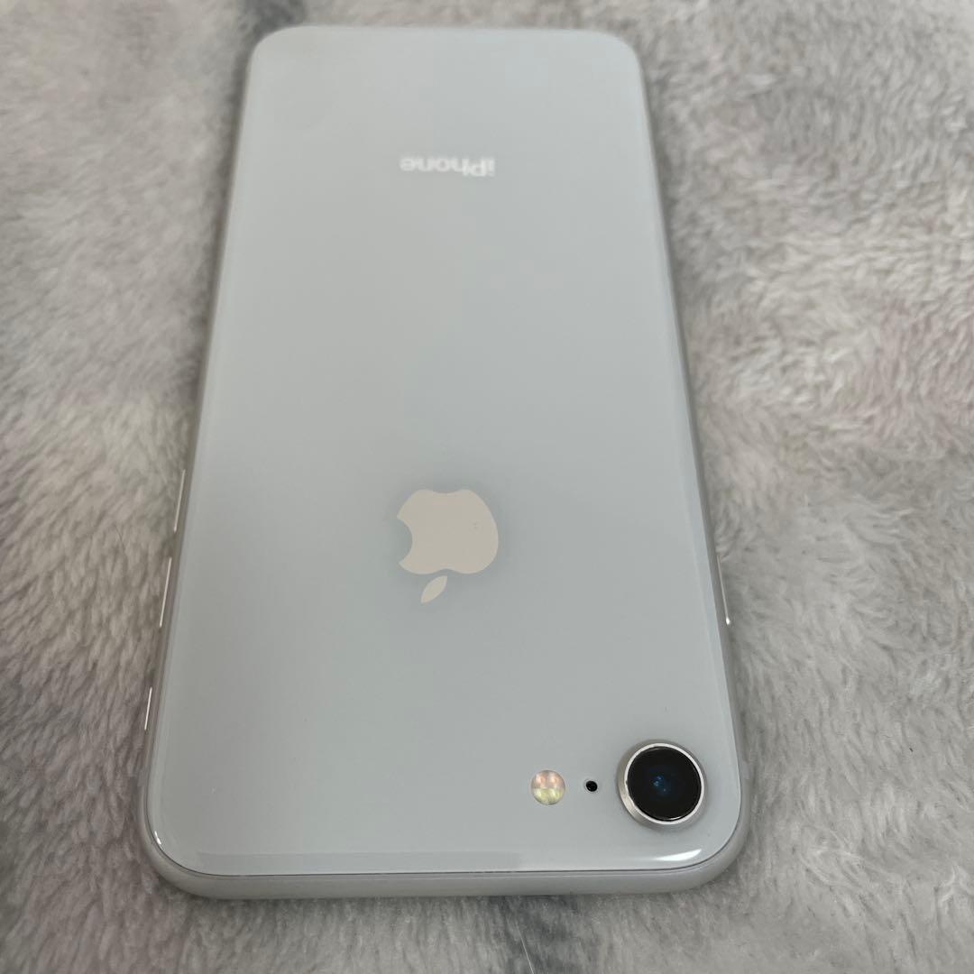 Apple iPhone 8 シルバー 68GB