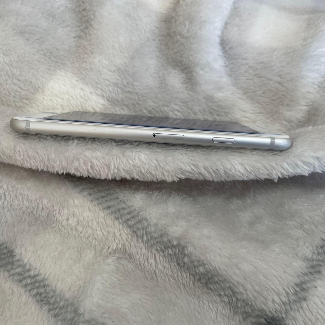 Apple iPhone 8 シルバー 68GB