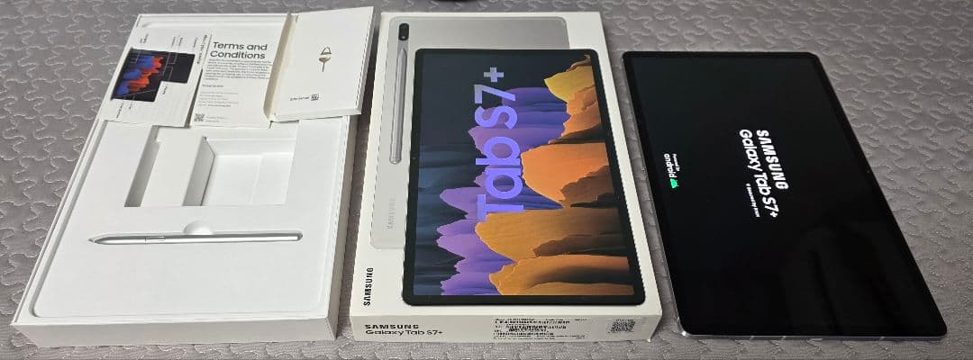 Galaxy Tab S7+ 本体と付属品（充電コード欠品）