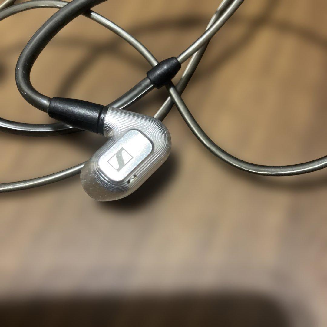 リケーブル可能イヤホン シルバー　左のみ