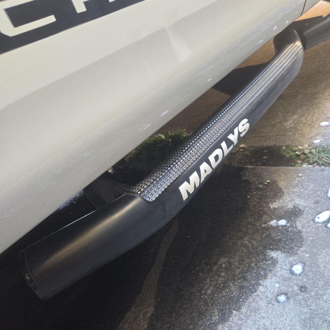 後期デリカD5MADLYS サイドステップTYPE-2 フロント、リヤセット