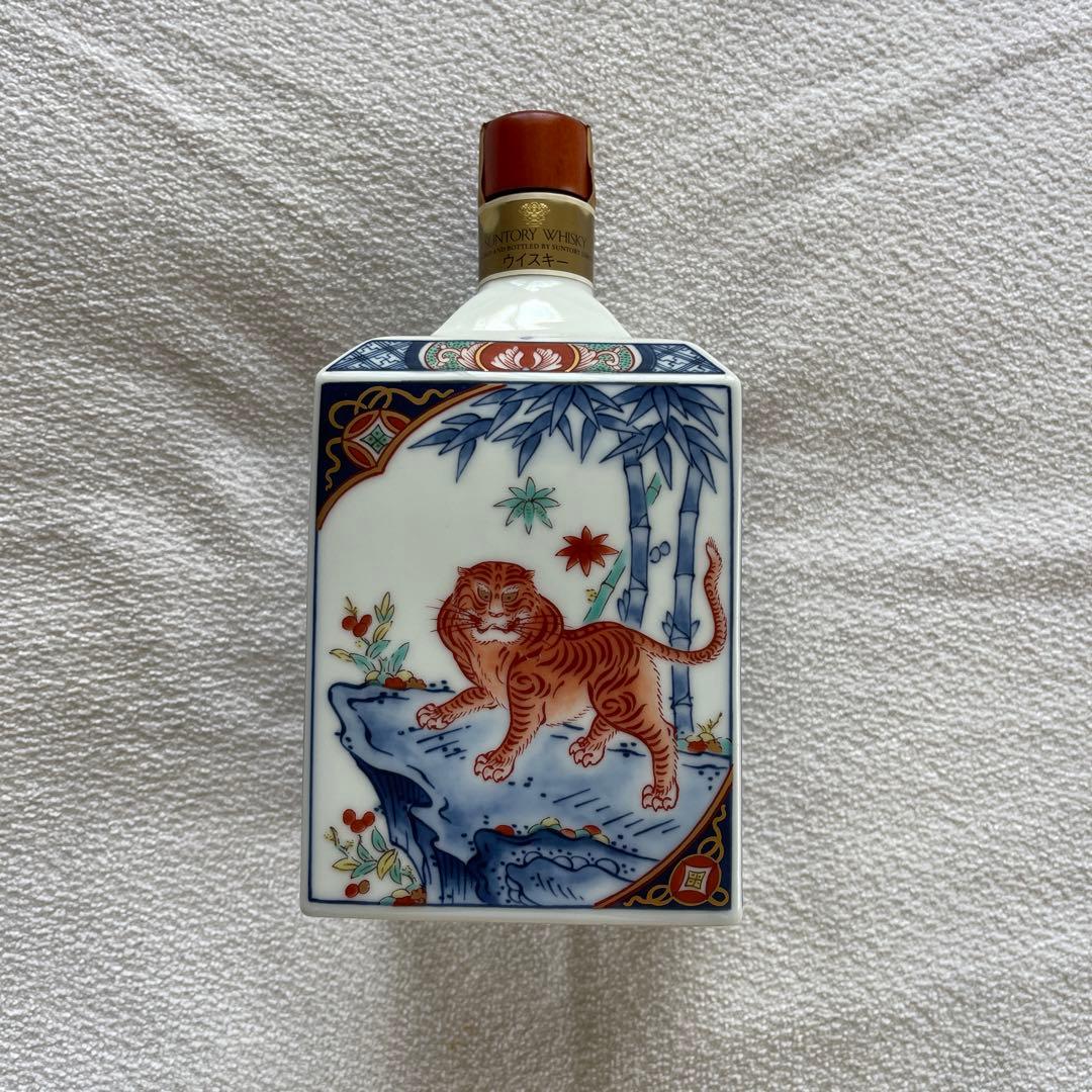 サントリーウィスキー有田焼染錦松竹梅寅文角型瓶
