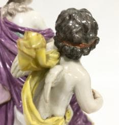 マイセン風 フィギュリン ミューズとキューピッド 高さ21cm（真贋不明）