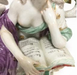 マイセン風 フィギュリン ミューズとキューピッド 高さ21cm（真贋不明）