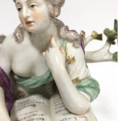 マイセン風 フィギュリン ミューズとキューピッド 高さ21cm（真贋不明）