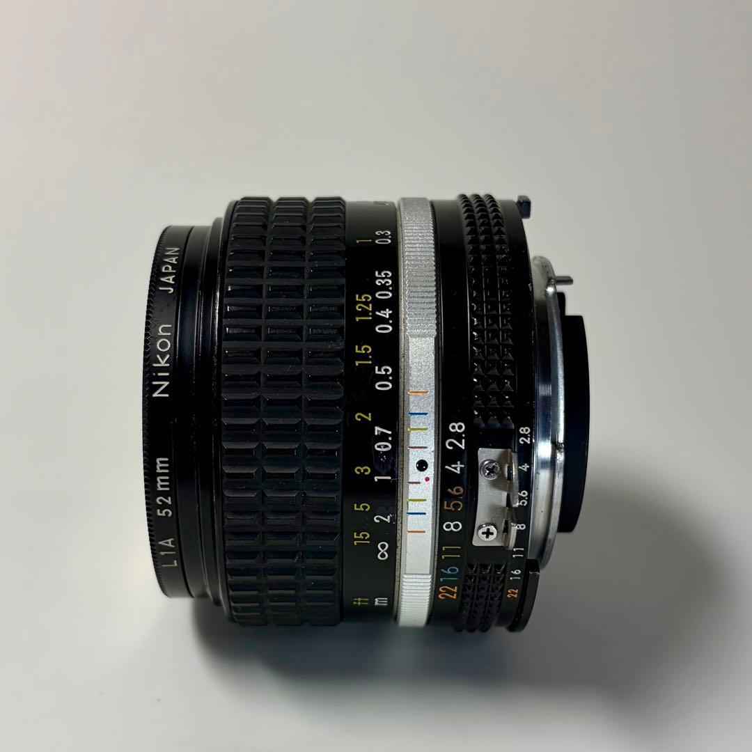 Nikon Nikkor 28mm f/2.8 レンズ
