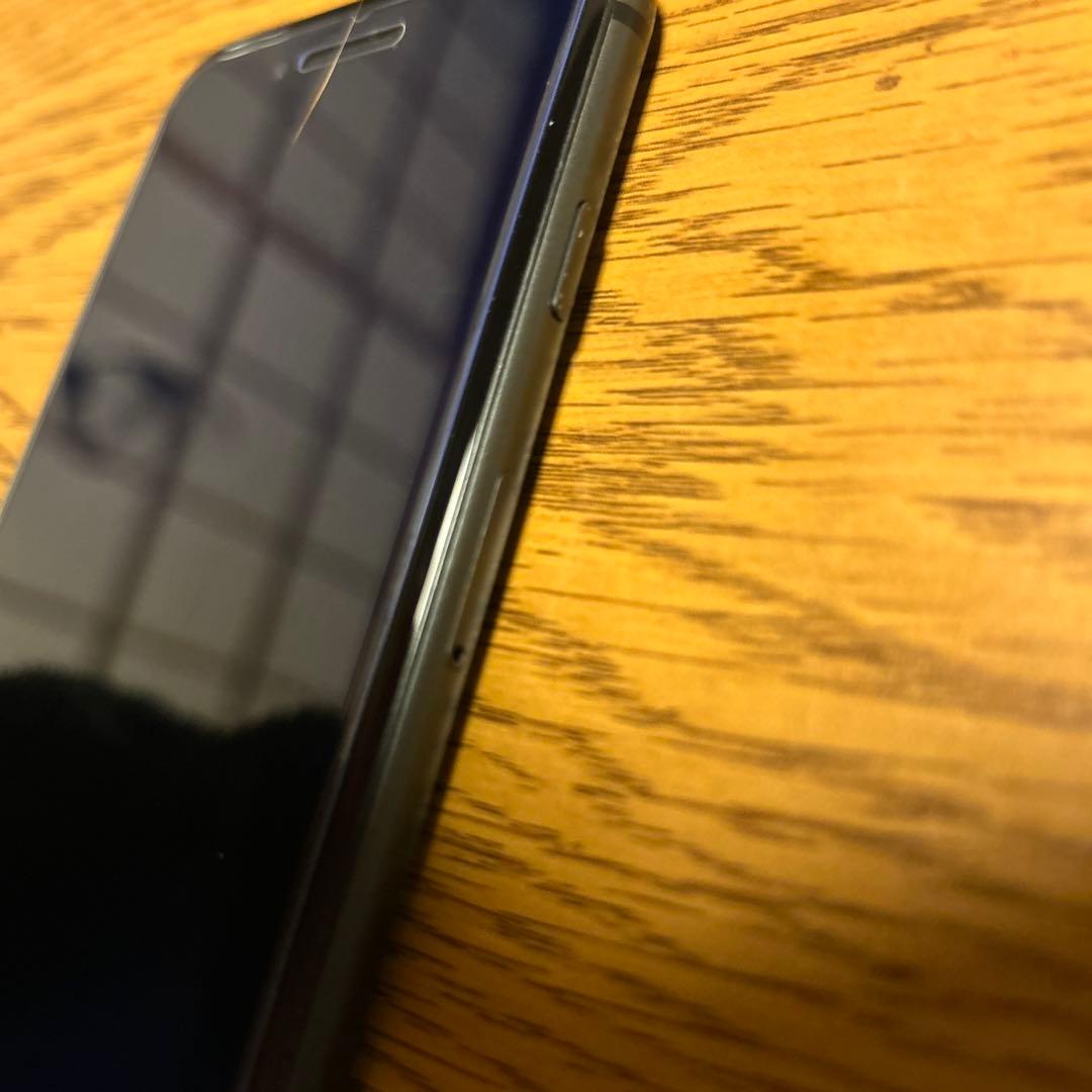 お*り様 Apple iPhone 8 ブラック　64GB