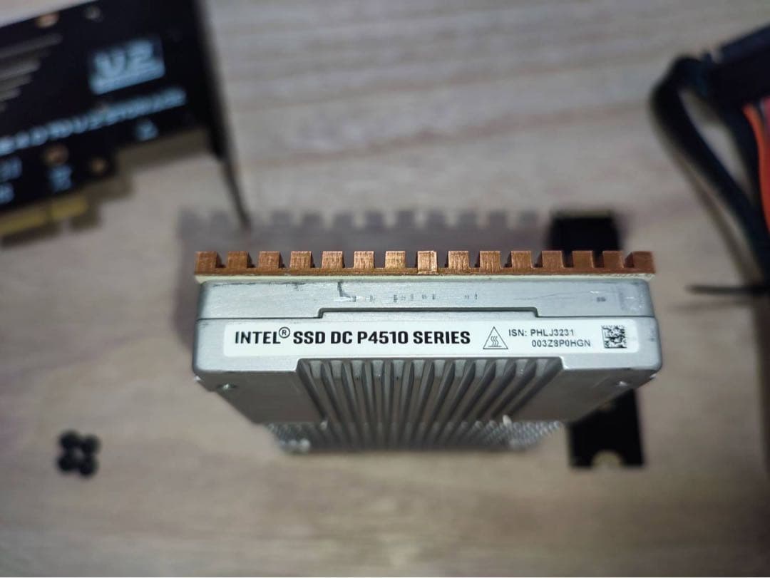 内蔵型SSD Intel DC P4510 8TB U.2 SSD