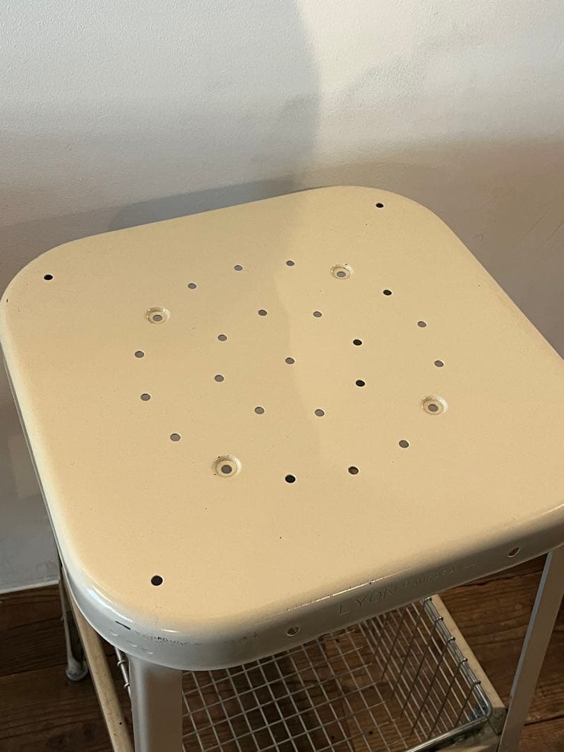 パシフィックファニチャーサービス P.F.S リヨン LYON スツール 廃盤