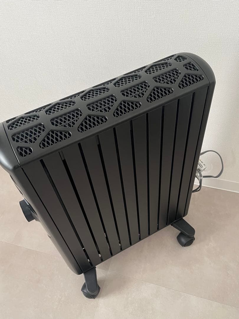 美品　デロンギ　マルチダイナミックヒーター　ピュアブラック　最大13畳