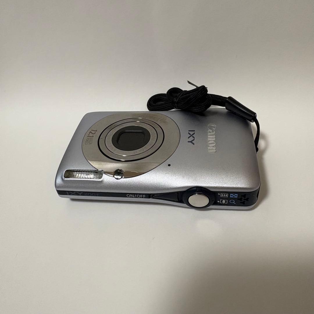 Canon IXY 200F コンパクトデジタルカメラ シルバー