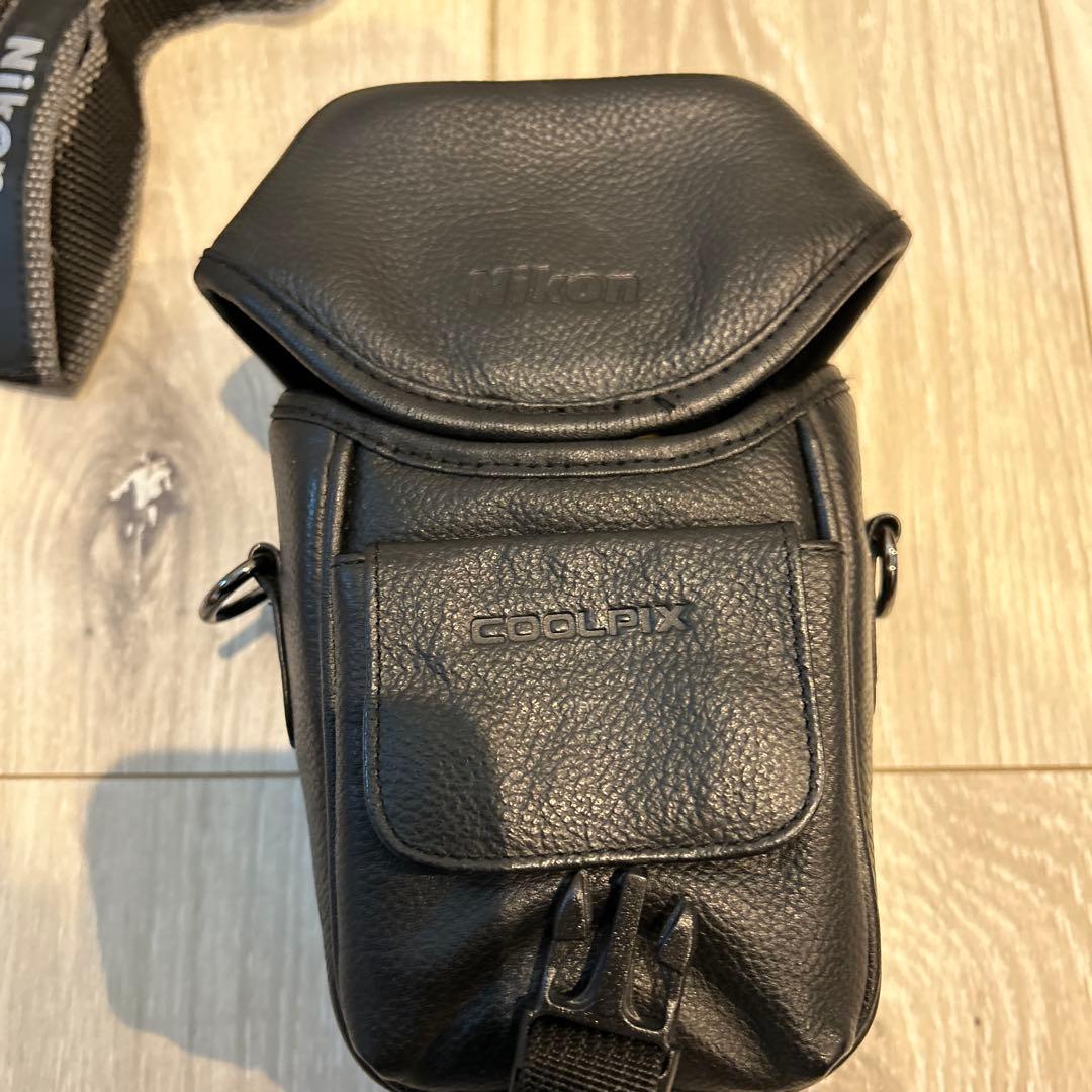 Nikon Coolpix 5000 デジタルカメラ　E5000