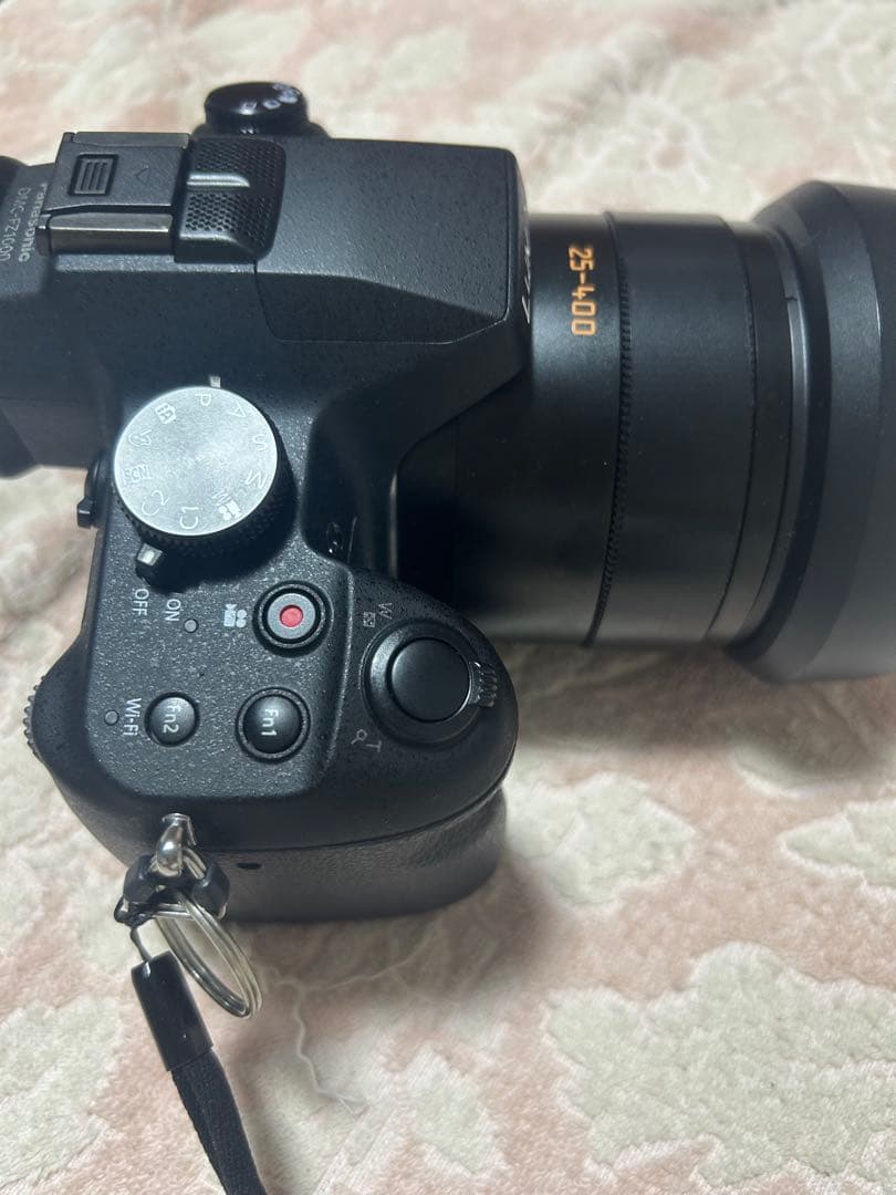 最終セール Panasonic Lumix FZ1000 4K対応カメラ