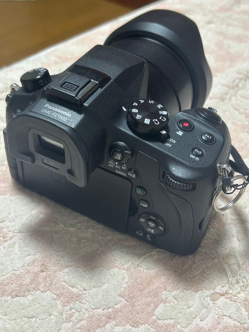 最終セール Panasonic Lumix FZ1000 4K対応カメラ
