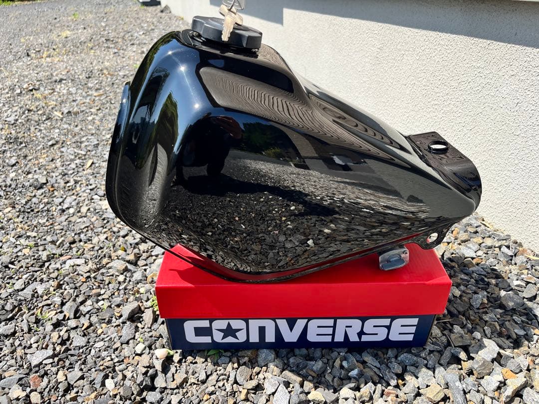 TW225 タンク 塗装後未使用 サビ無し TW200