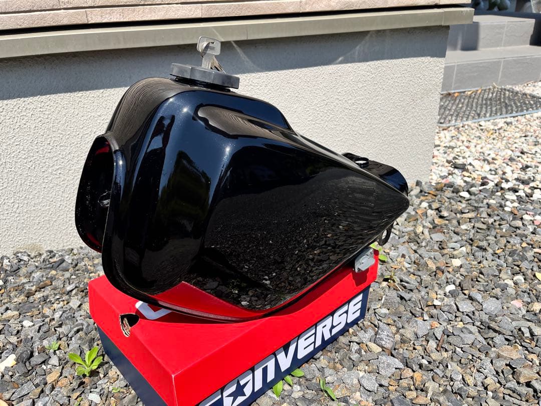 TW225 タンク 塗装後未使用 サビ無し TW200