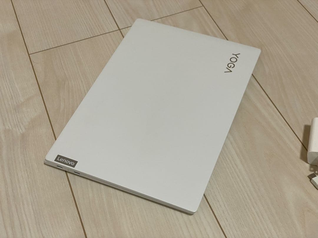 Windowsノート本体 1165G7 Core i7 Lenovo Yoga Slim7 Carbon