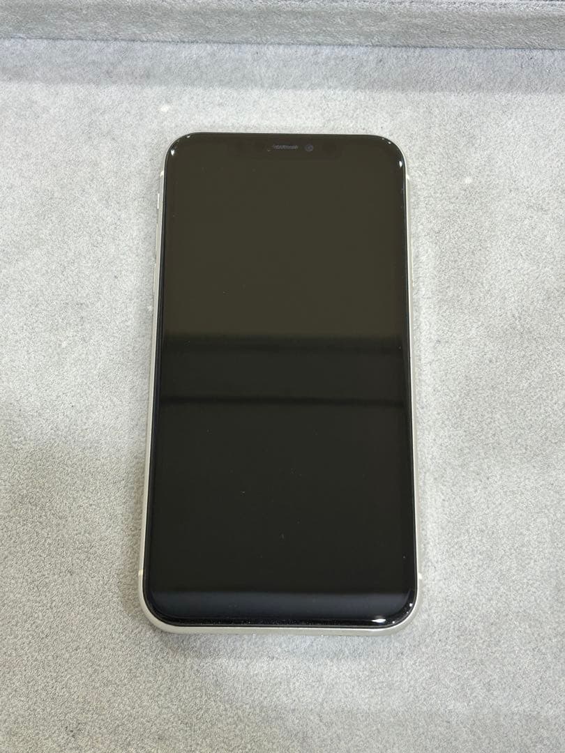 iPhone11 ホワイト 64GB 中古品