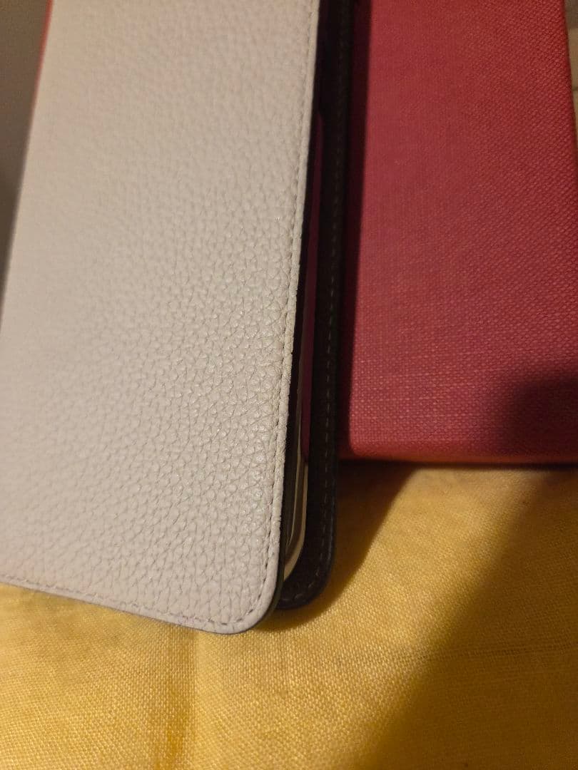 【美品】手帳型 iPhone11ケース アイボリー×エトープ　バイカラー