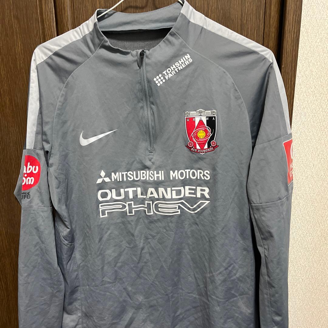 浦和レッズ　長袖　シャツ　ナイキ