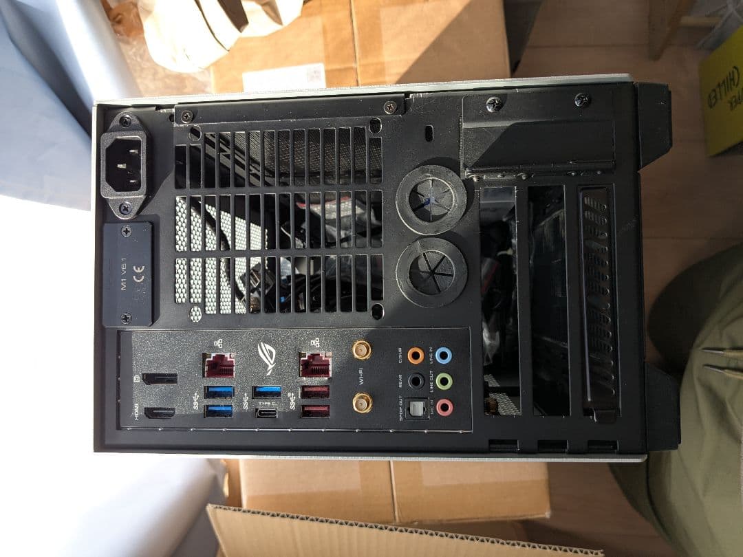 NCASE M1 v6.1 シルバー PCケース