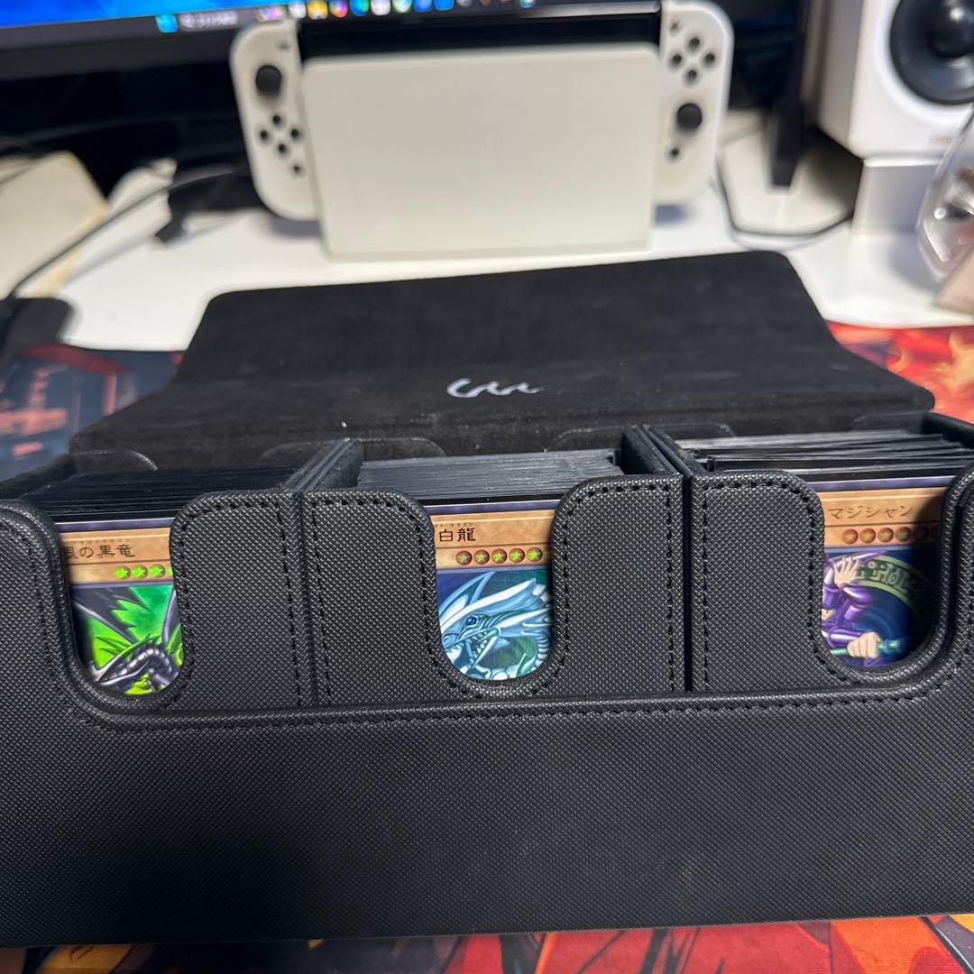 青眼、レッドアイズ、ブラマジデッキ強化に　デッキケース付き。遊戯王