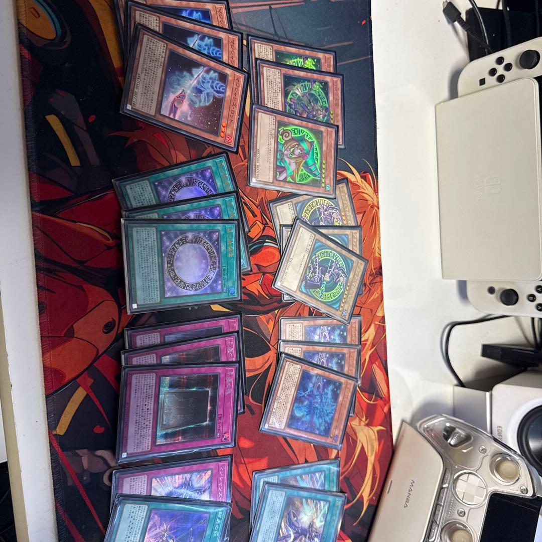 青眼、レッドアイズ、ブラマジデッキ強化に　デッキケース付き。遊戯王